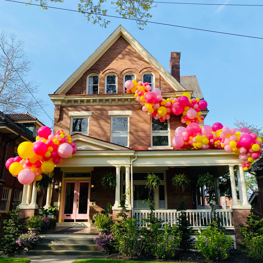 Custom Organic Balloon Installations: What They Are & Why We Love Them