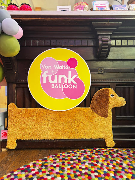 von_walter_and_funkballoon_dachshund_rug_closeup