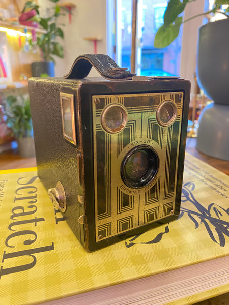 Vintage Brownie six-20 Camera