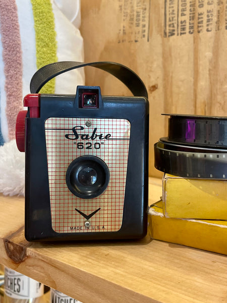 Vintage Antique Sabre 620 Camera