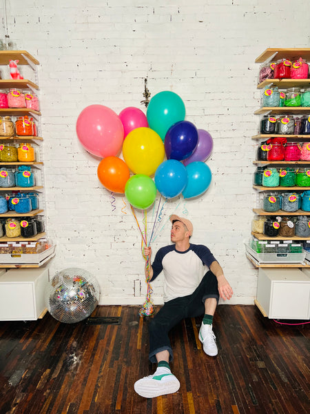 large rainbow helium-balloons-pittsburgh-delivery